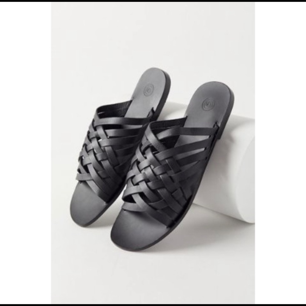 NWOT Urban Outfitters sandals